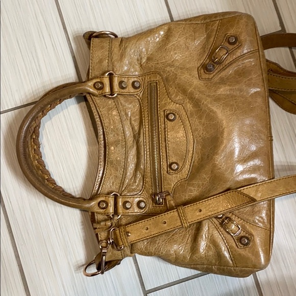 Balenciaga Town medium satchel handbag with optional crossbody strap - Picture 3 of 8